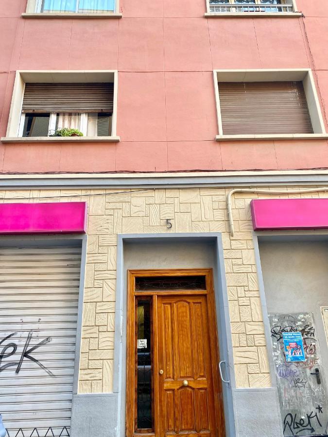 Habitacion Barato En Piso Familiar Compartido El Centro De La Ciudad Cerca De La Estacion De Autobuses Tarragona Exteriör bild